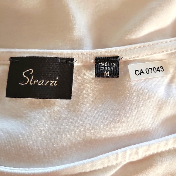 NWT, fun, sleeveless top. - Picture 7 of 7